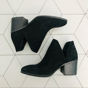 VINCE CAMUTO Black Petran Booties (Size 8)